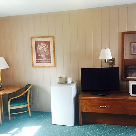 Rainbow Motel Mackinaw City Esterno foto